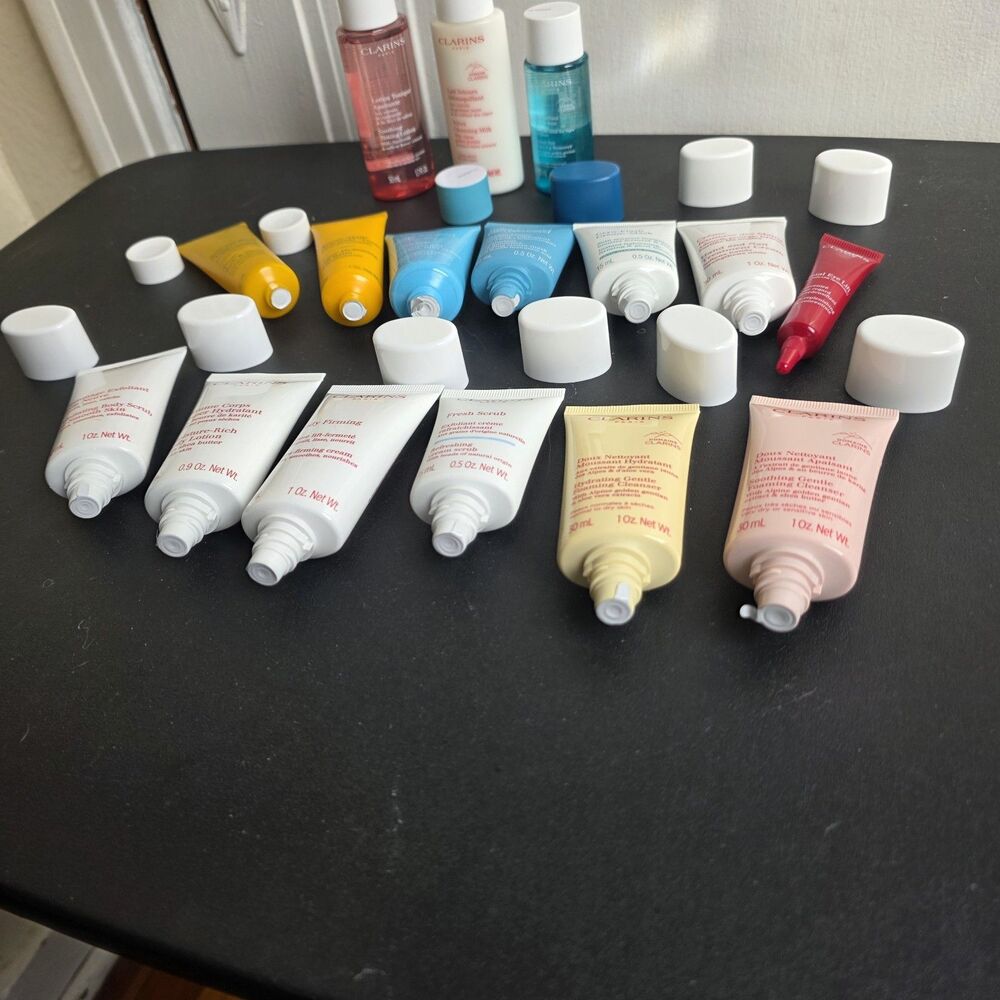 New Clarins Deluxe 16-Piece Skincare & Body Travel Bundle - Picture 2 of 12